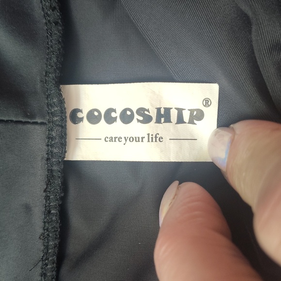 COCOSHIP Elegant Black Swimwear - Picture 2 of 10